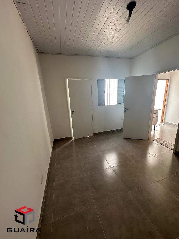 Casa para alugar com 1 quarto, 70m² - Foto 1