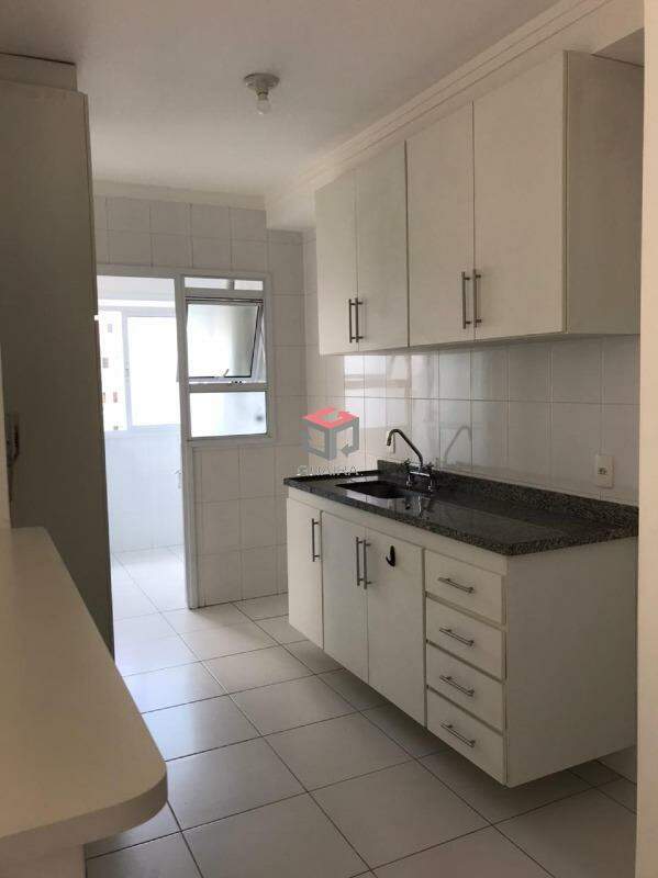 Apartamento para alugar com 3 quartos, 90m² - Foto 6