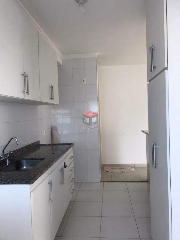 Apartamento para alugar com 3 quartos, 90m² - Foto 7