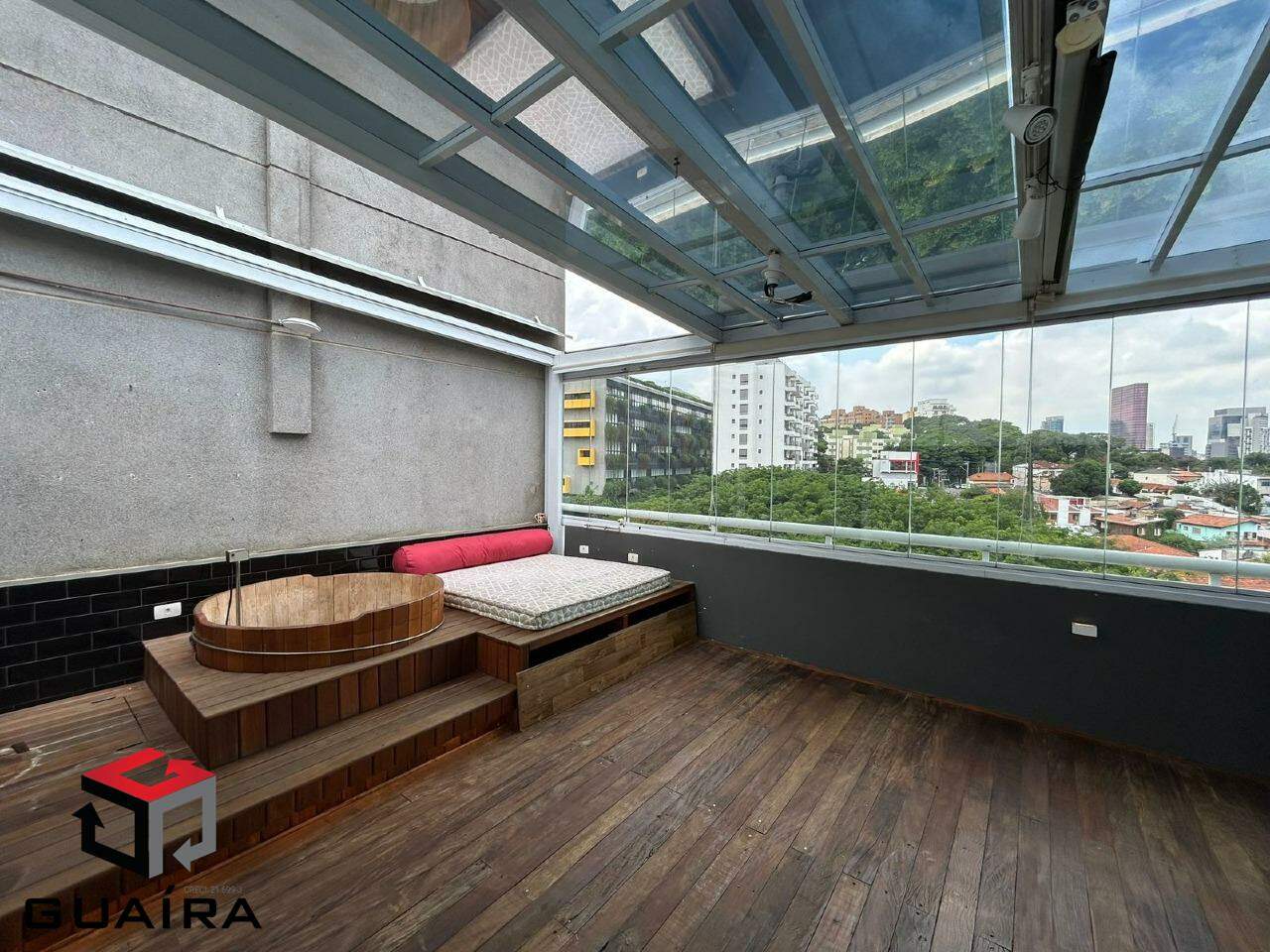 Apartamento à venda com 1 quarto, 100m² - Foto 1