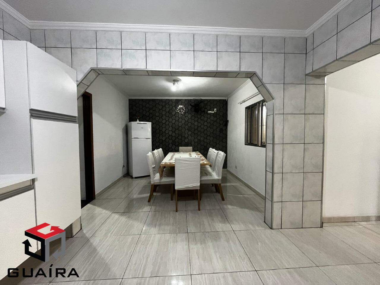 Casa à venda com 4 quartos, 221m² - Foto 8