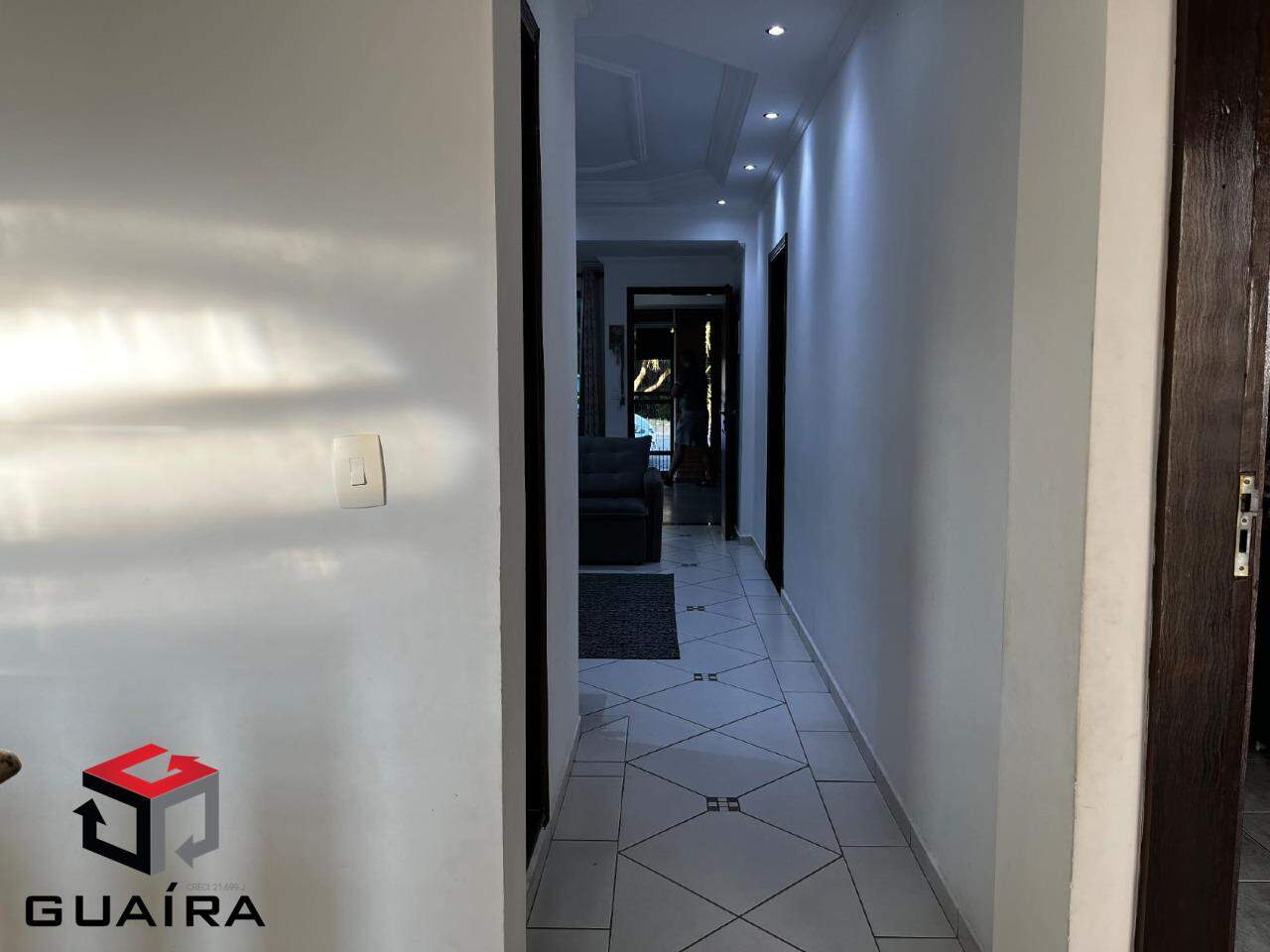 Casa à venda com 4 quartos, 221m² - Foto 3