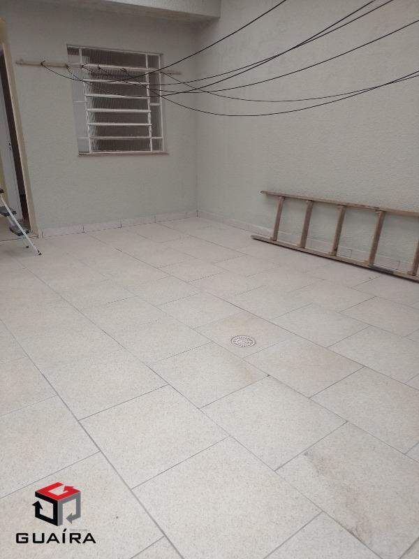 Casa para alugar com 2 quartos, 165m² - Foto 32