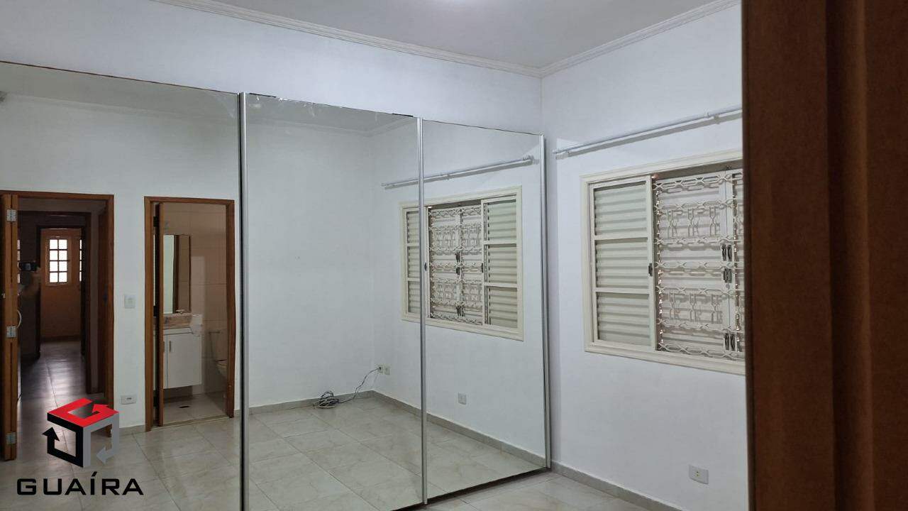 Casa para alugar com 5 quartos, 300m² - Foto 11