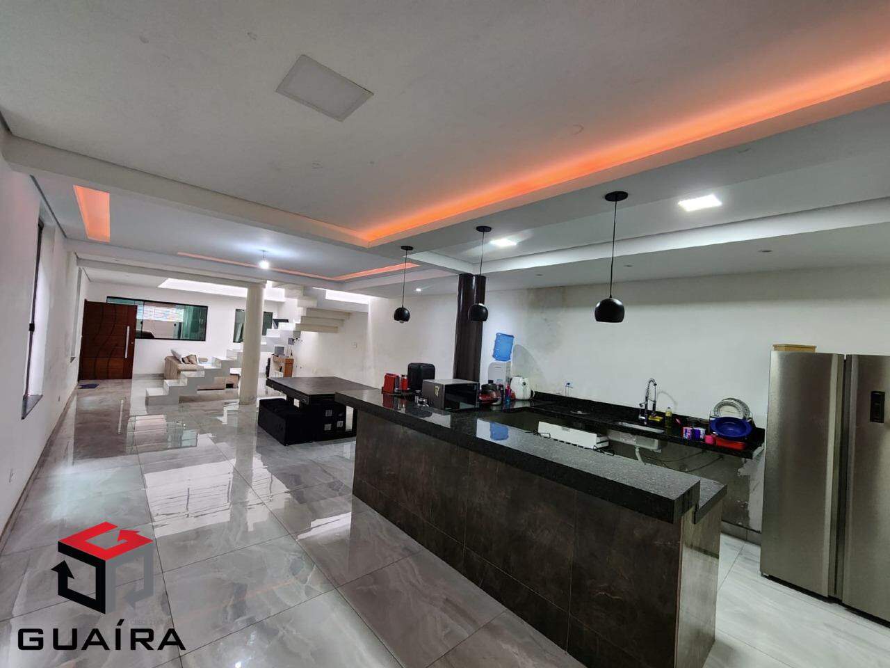 Sobrado à venda com 3 quartos, 280m² - Foto 1