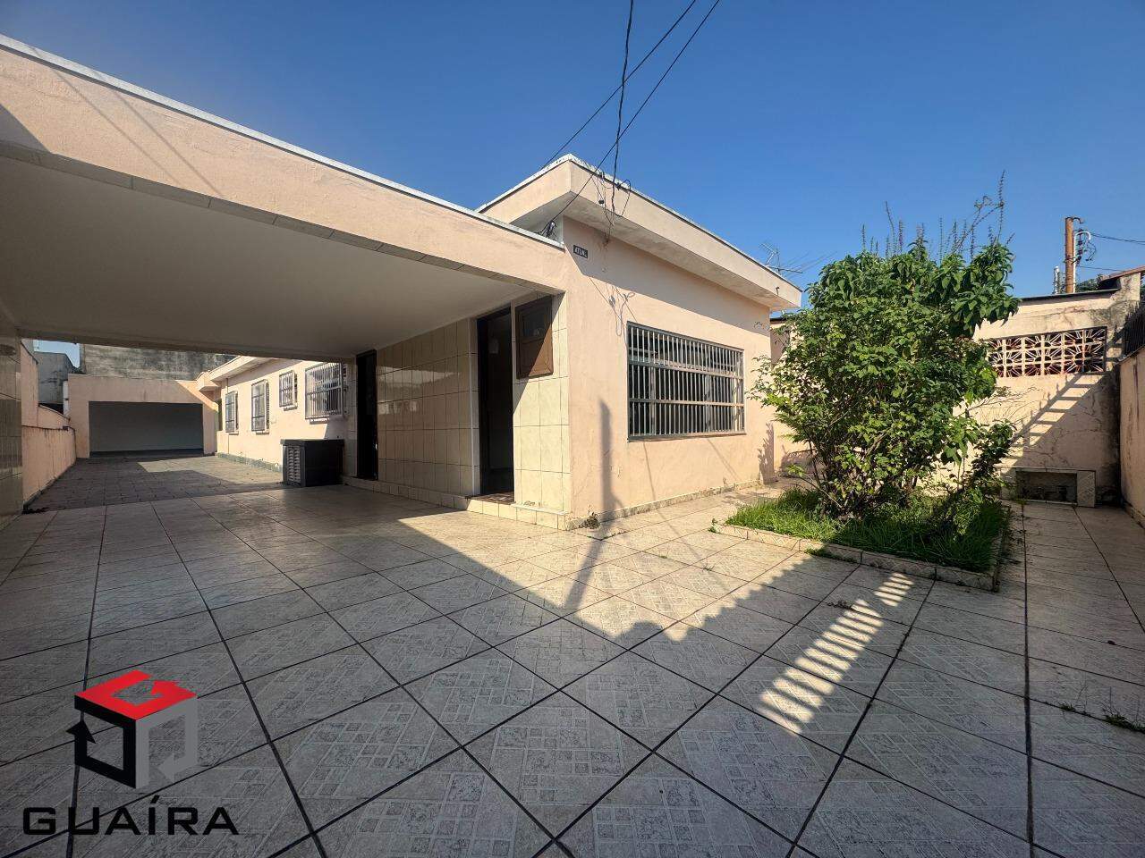 Casa à venda com 3 quartos, 300m² - Foto 1