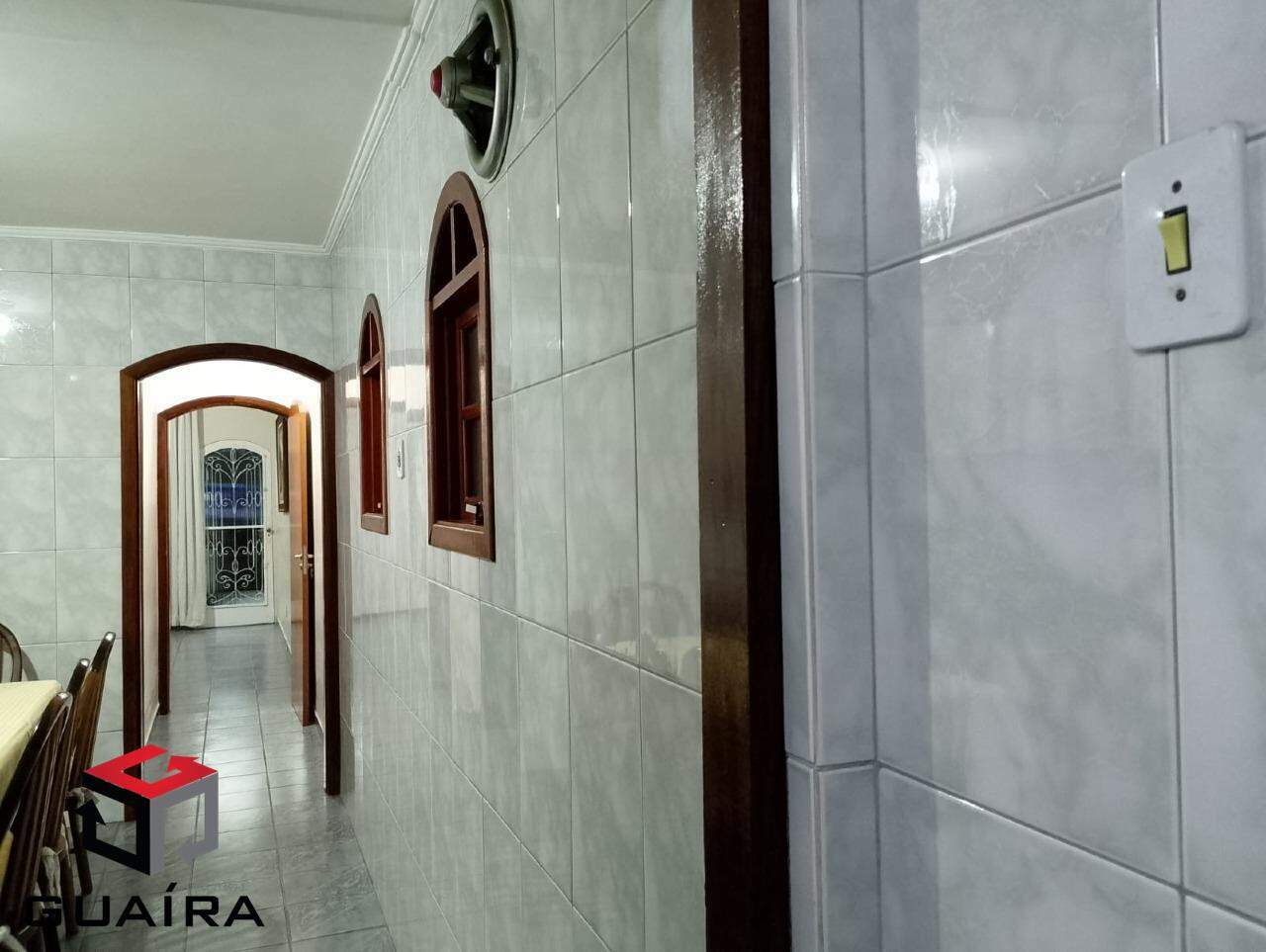 Sobrado à venda com 3 quartos, 216m² - Foto 1