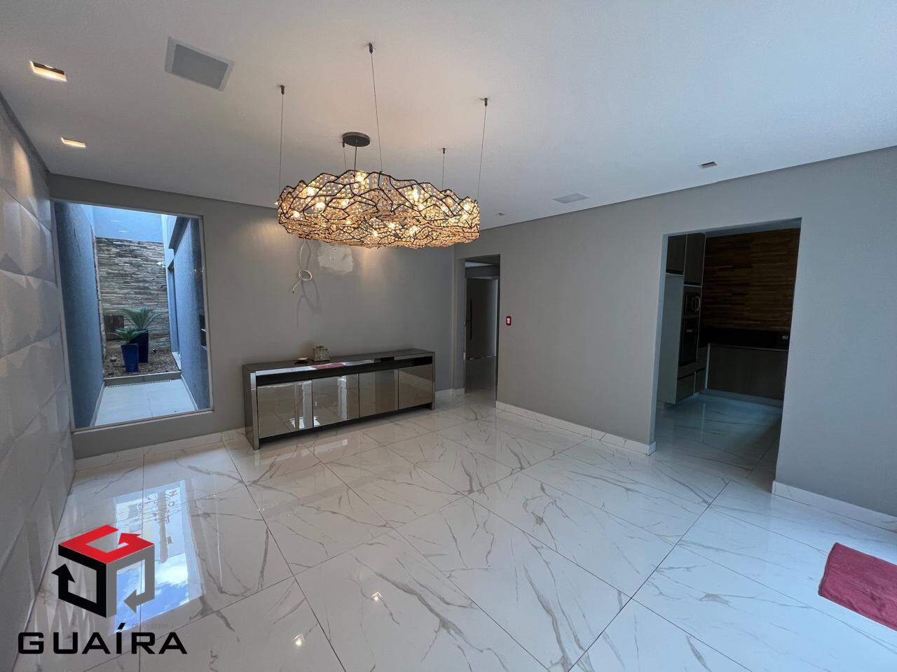 Sobrado à venda com 4 quartos, 488m² - Foto 1