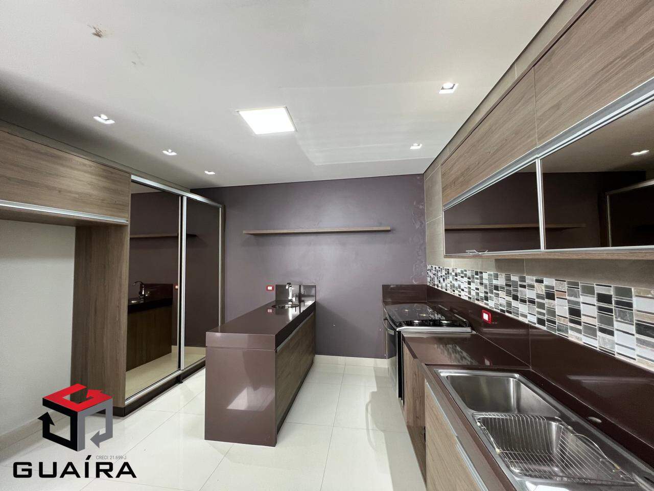 Sobrado à venda com 4 quartos, 488m² - Foto 2