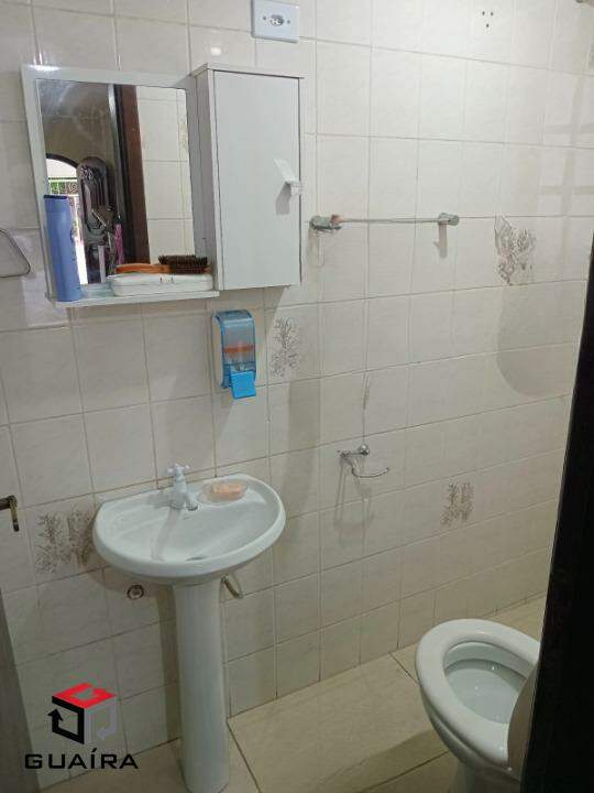 Sobrado para alugar com 2 quartos, 200m² - Foto 13
