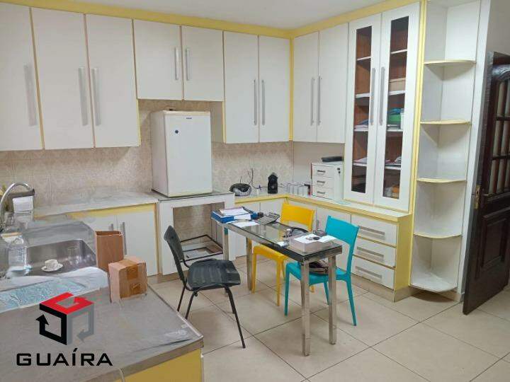 Sobrado para alugar com 2 quartos, 200m² - Foto 5