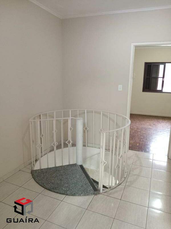 Sobrado para alugar com 2 quartos, 200m² - Foto 2
