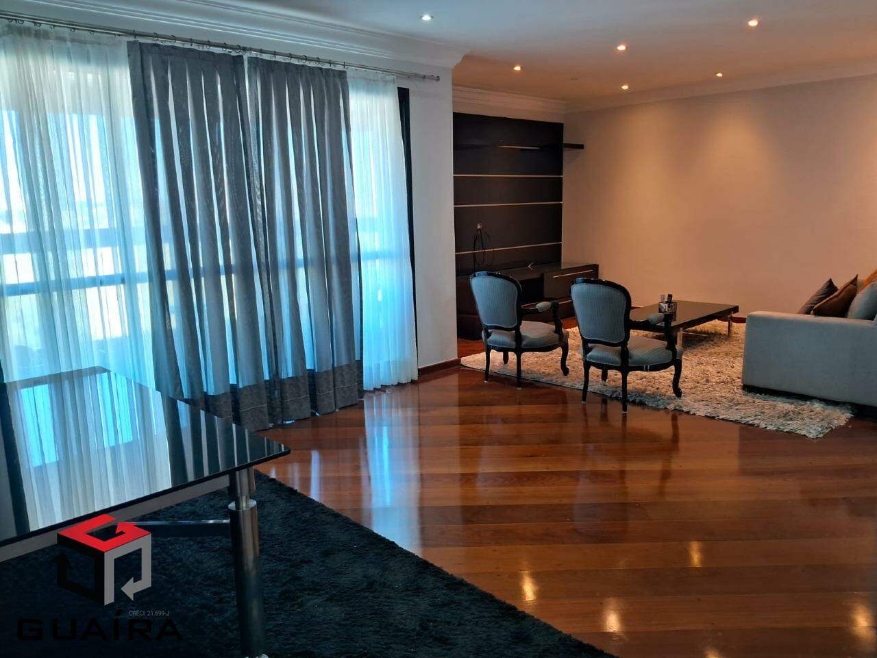 Apartamento à venda com 3 quartos, 210m² - Foto 1