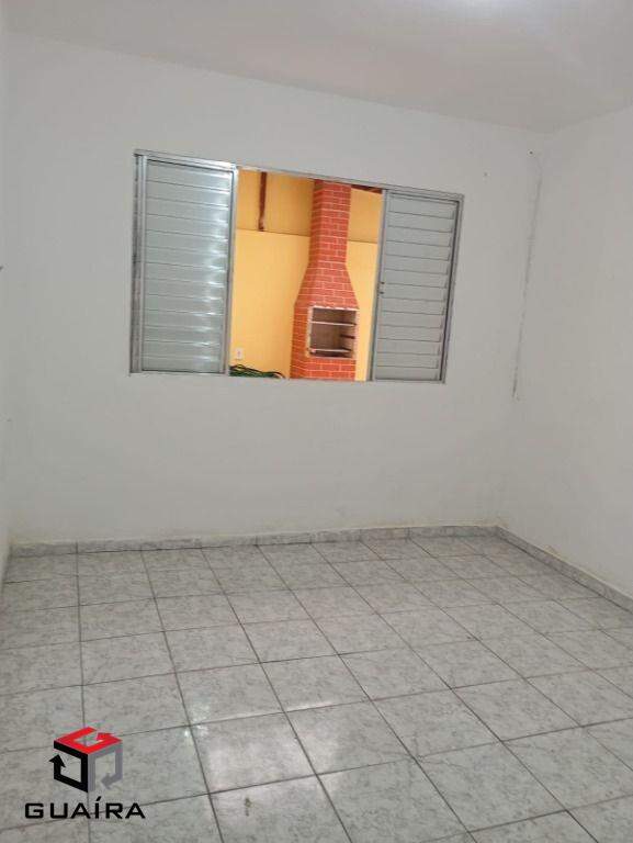 Casa para alugar com 2 quartos, 70m² - Foto 11