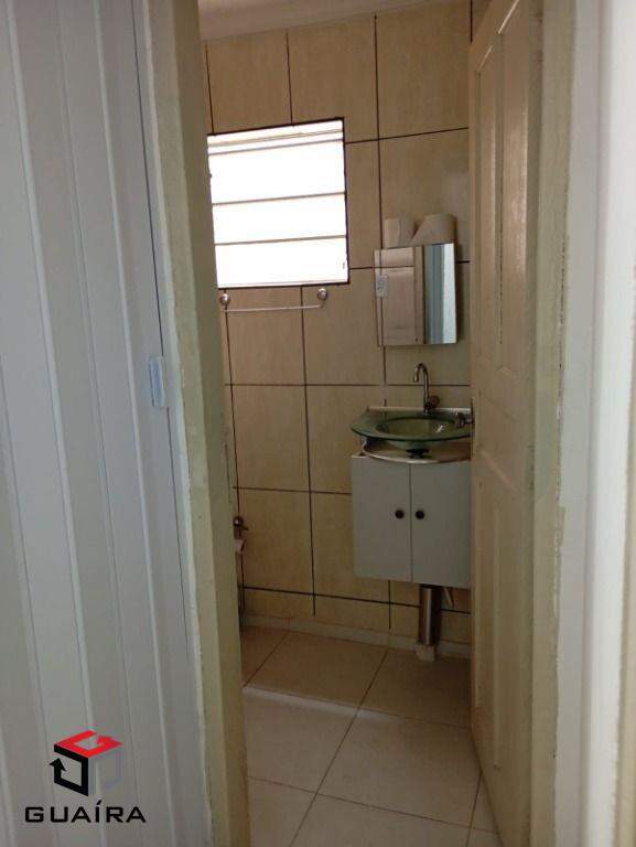 Casa para alugar com 2 quartos, 70m² - Foto 12