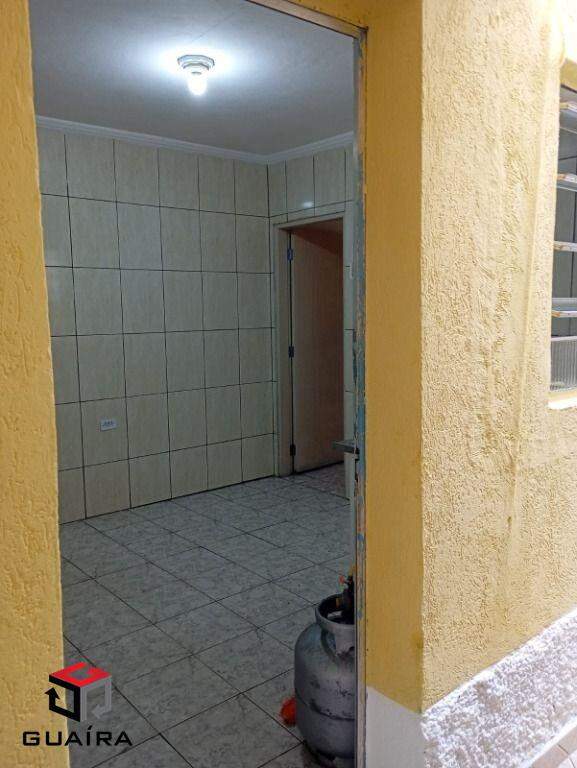 Casa para alugar com 2 quartos, 70m² - Foto 4