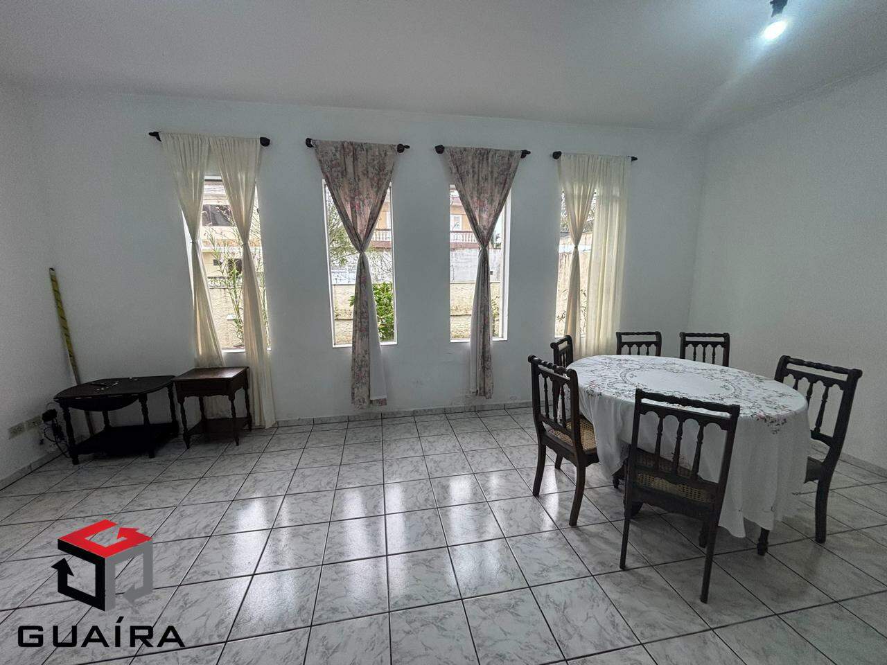 Casa à venda com 5 quartos, 204m² - Foto 3