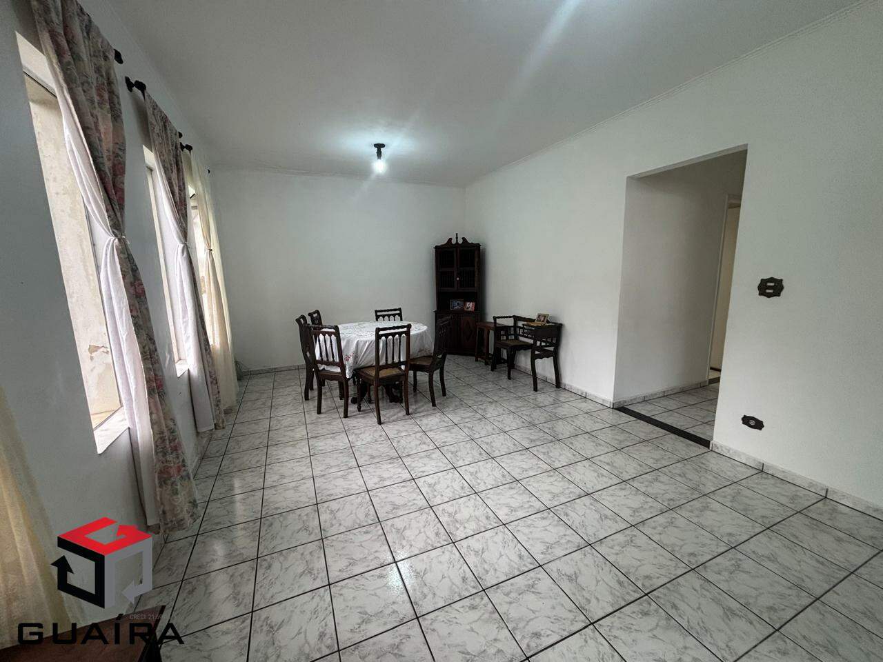 Casa à venda com 5 quartos, 204m² - Foto 2
