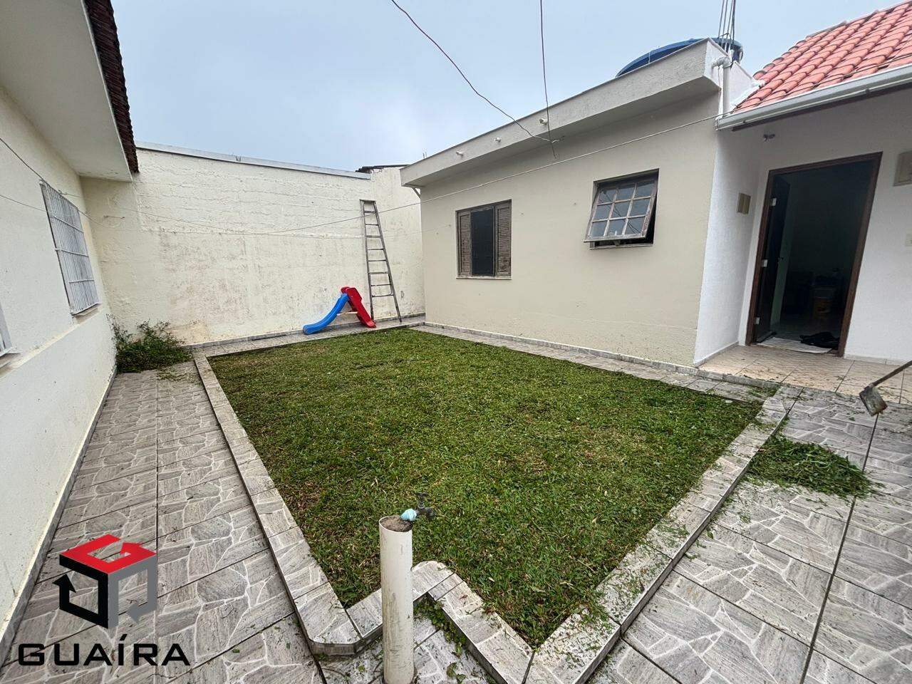 Casa à venda com 5 quartos, 204m² - Foto 13