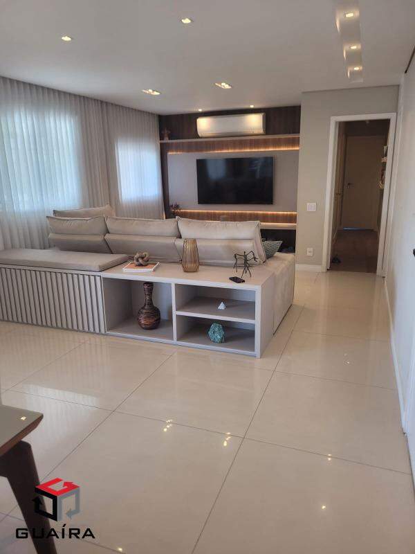 Apartamento para alugar com 3 quartos, 180m² - Foto 2