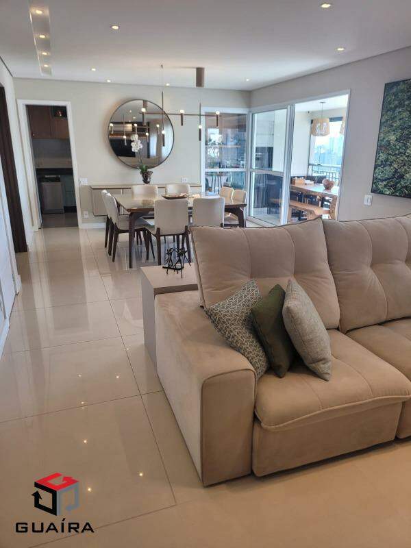 Apartamento para alugar com 3 quartos, 180m² - Foto 1