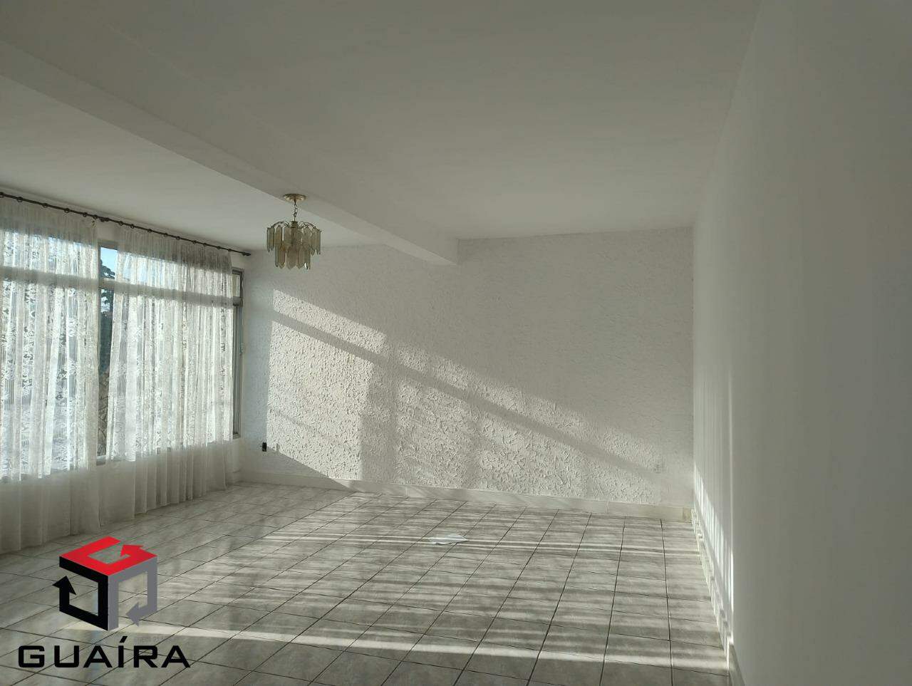 Casa para alugar com 3 quartos, 199m² - Foto 4