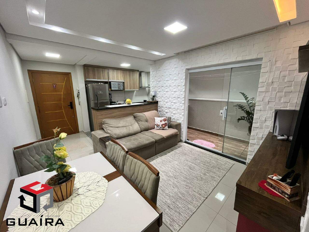 Apartamento à venda com 2 quartos, 64m² - Foto 1