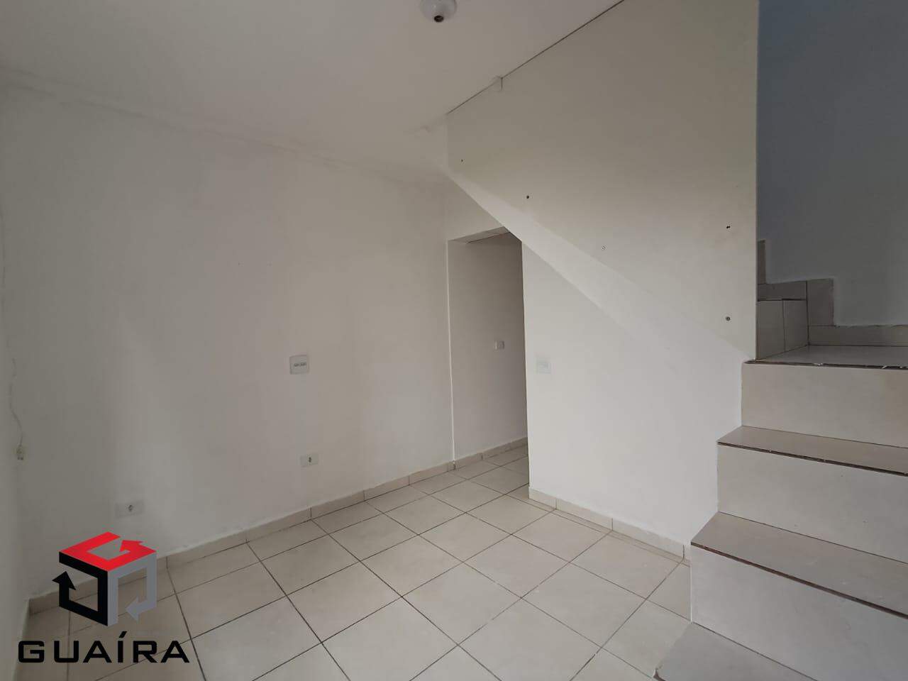 Sobrado para alugar com 2 quartos, 80m² - Foto 1