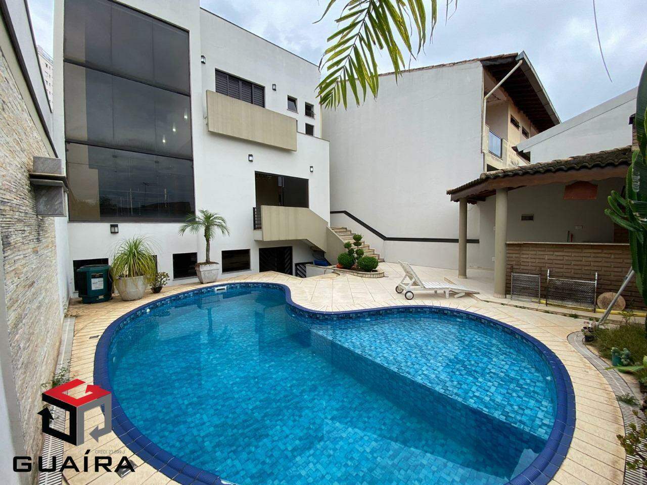 Sobrado para alugar com 4 quartos, 497m² - Foto 1