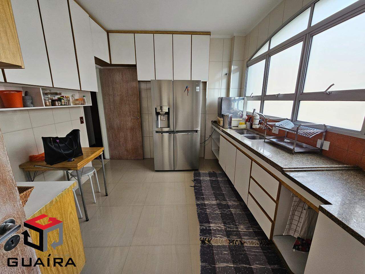 Apartamento para alugar com 3 quartos, 160m² - Foto 12