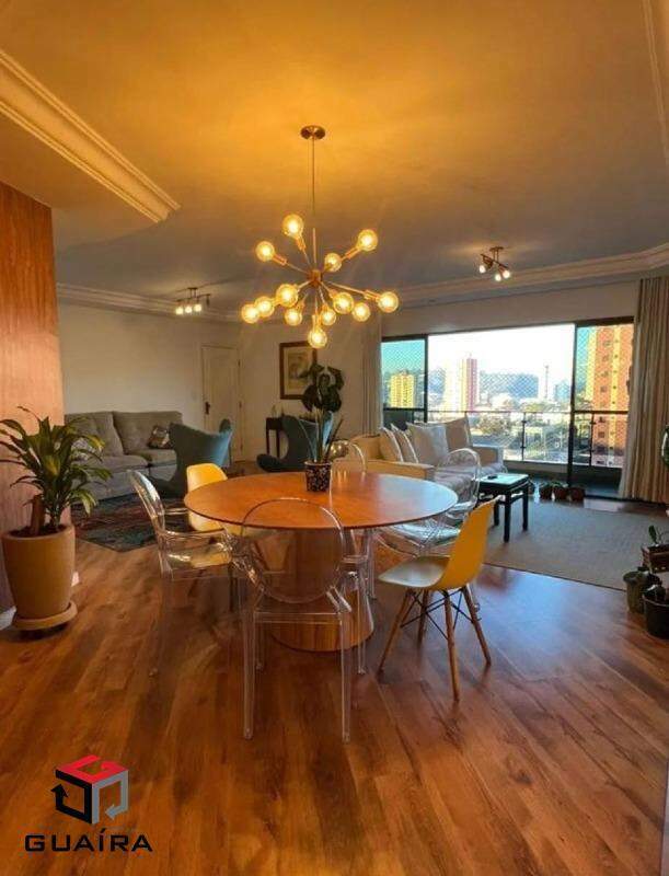 Apartamento para alugar com 4 quartos, 186m² - Foto 1