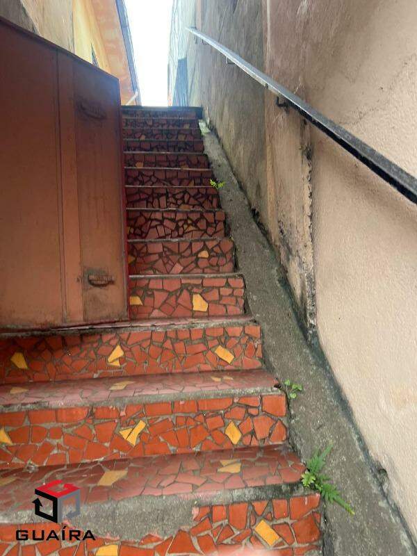 Sobrado à venda com 7 quartos, 70m² - Foto 2