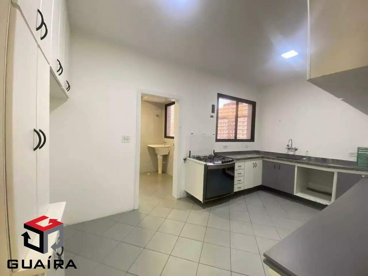 Apartamento à venda com 3 quartos, 153m² - Foto 7
