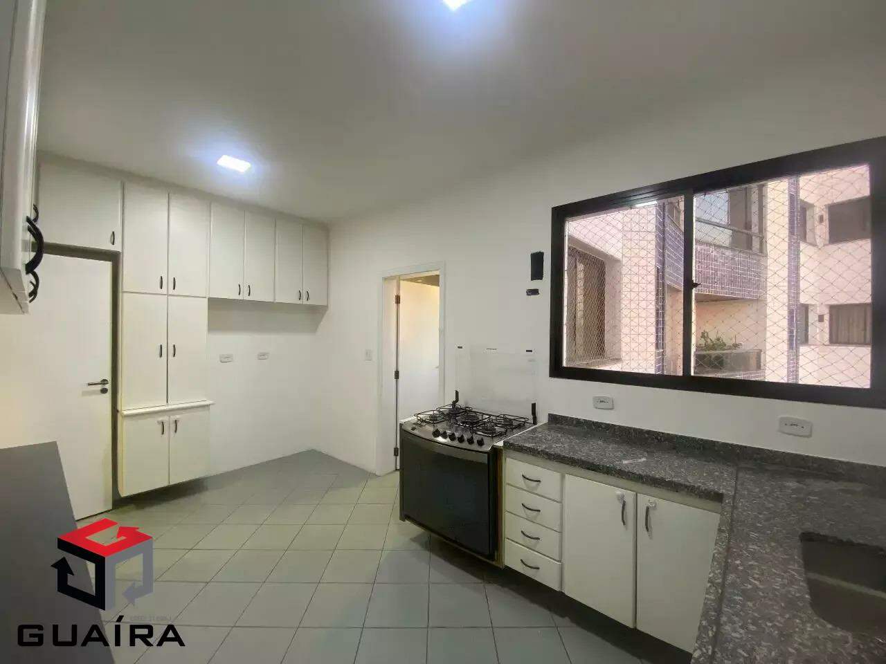 Apartamento à venda com 3 quartos, 153m² - Foto 6