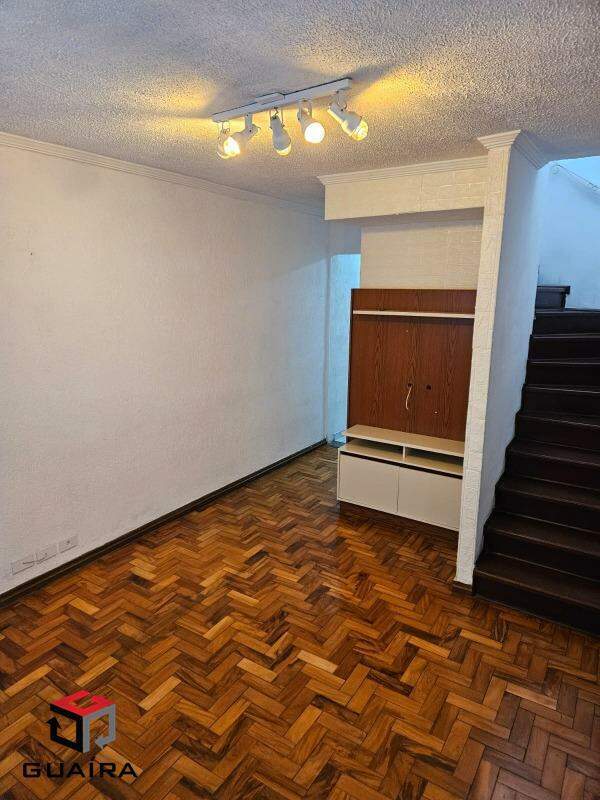 Sobrado à venda com 3 quartos, 128m² - Foto 1
