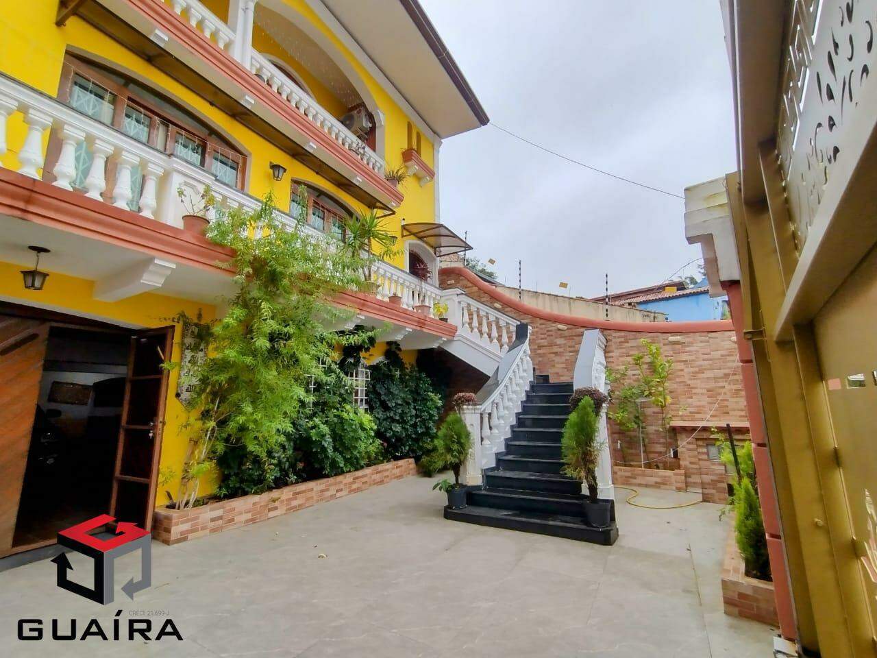 Sobrado à venda com 4 quartos, 478m² - Foto 1