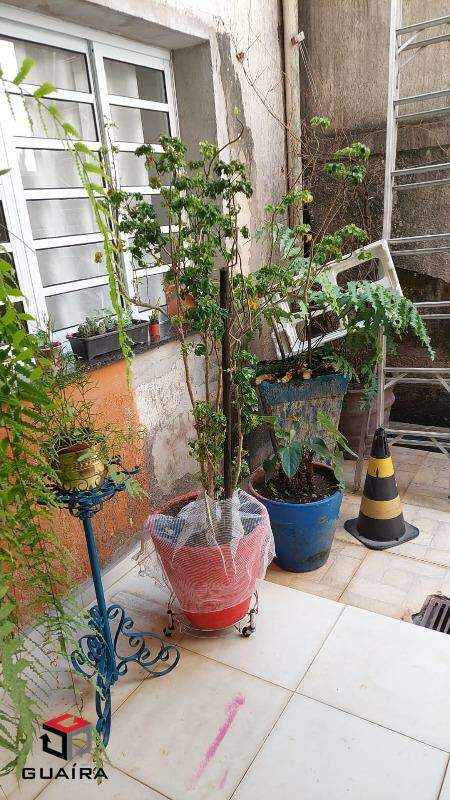 Sobrado à venda com 3 quartos, 230m² - Foto 1
