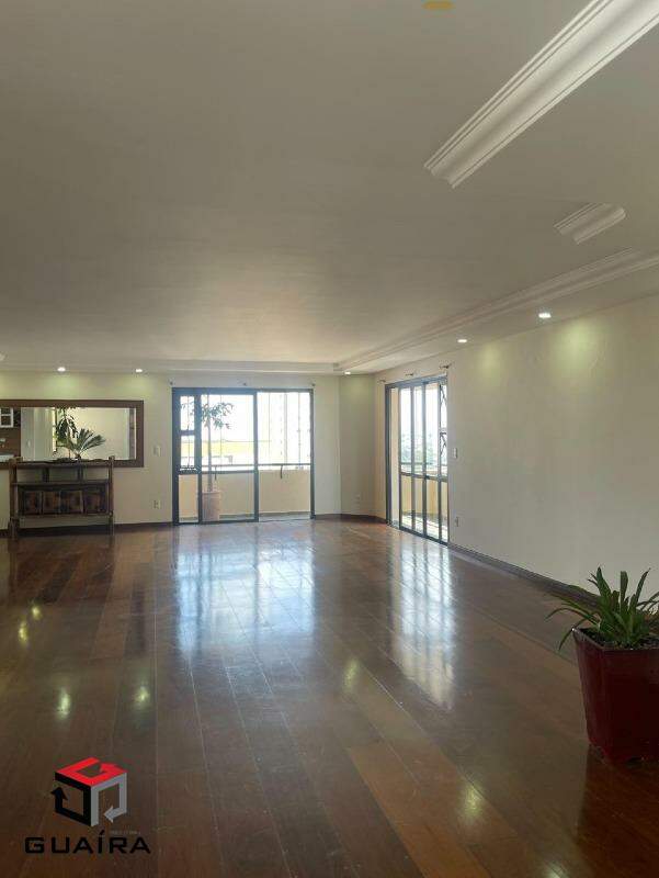 Apartamento à venda com 3 quartos, 227m² - Foto 4
