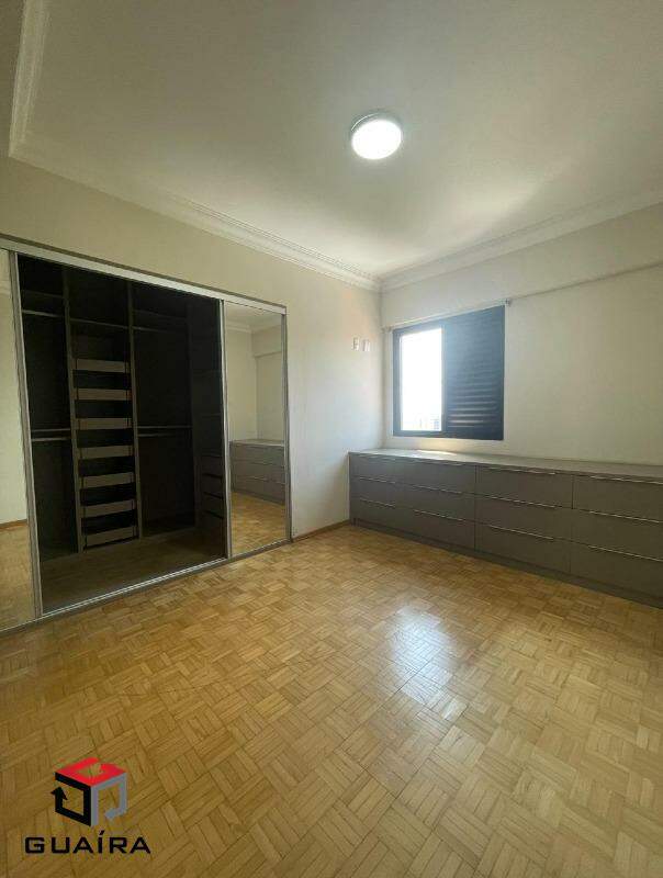 Apartamento à venda com 3 quartos, 227m² - Foto 13
