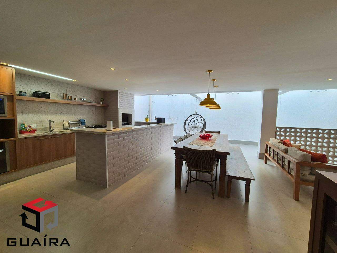 Sobrado à venda com 3 quartos, 284m² - Foto 1