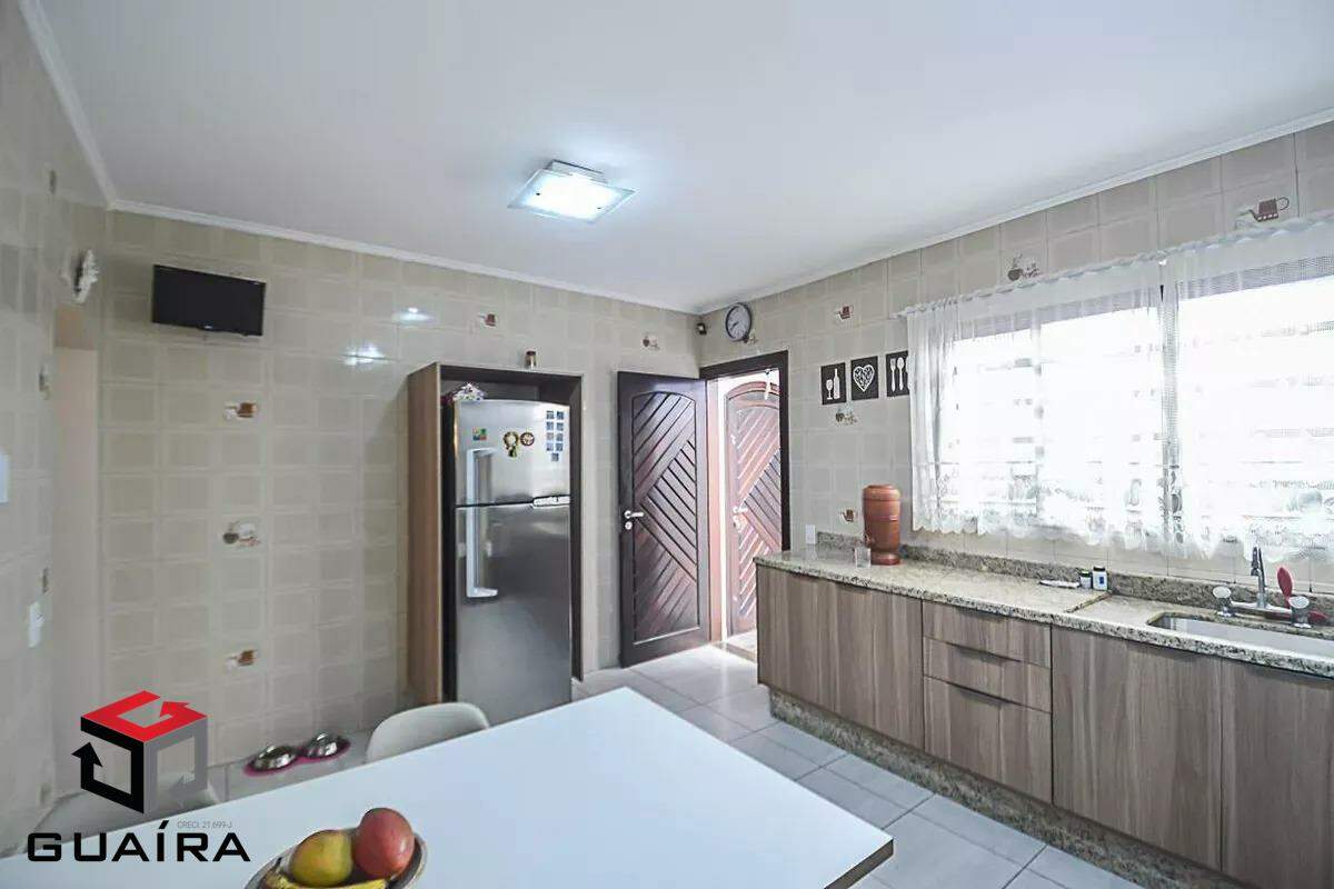 Sobrado para alugar com 3 quartos, 300m² - Foto 9