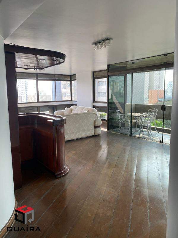 Apartamento à venda com 4 quartos, 200m² - Foto 1