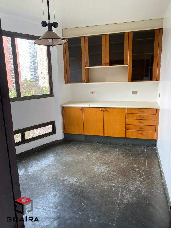 Apartamento à venda com 4 quartos, 200m² - Foto 9