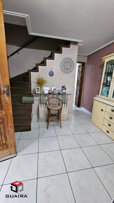 Sobrado à venda com 3 quartos, 186m² - Foto 1