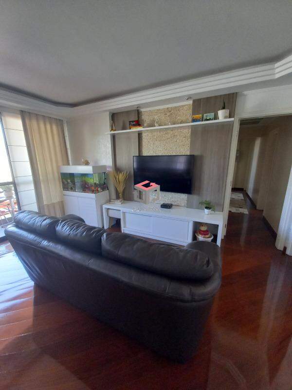 Apartamento para alugar com 3 quartos, 164m² - Foto 2