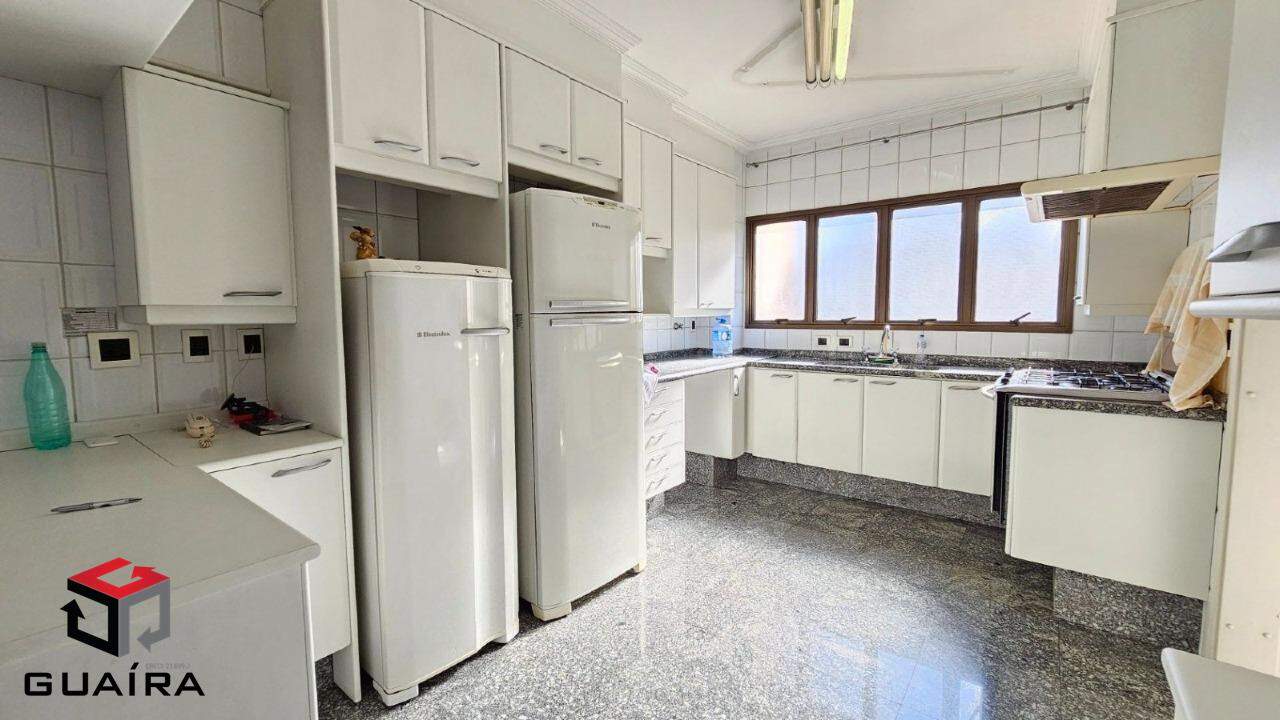 Apartamento para alugar com 4 quartos, 238m² - Foto 12