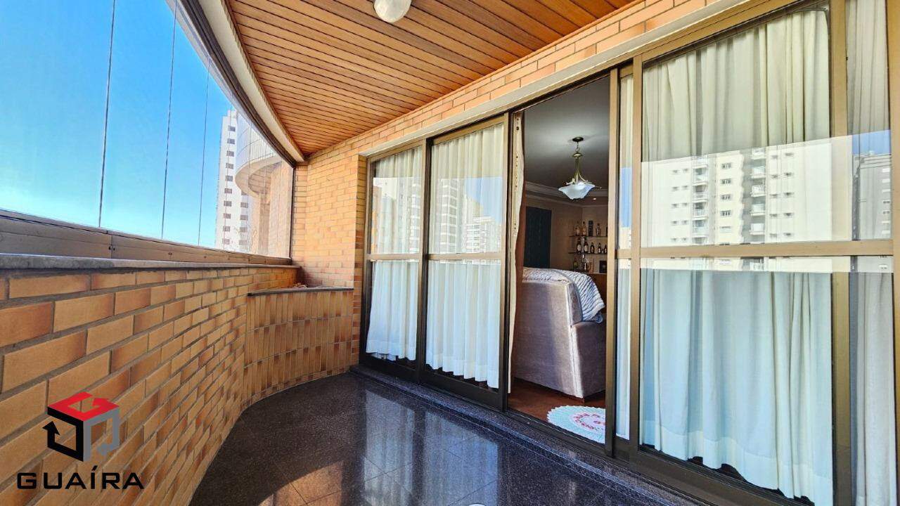 Apartamento para alugar com 4 quartos, 238m² - Foto 8