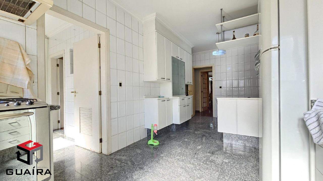 Apartamento para alugar com 4 quartos, 238m² - Foto 13