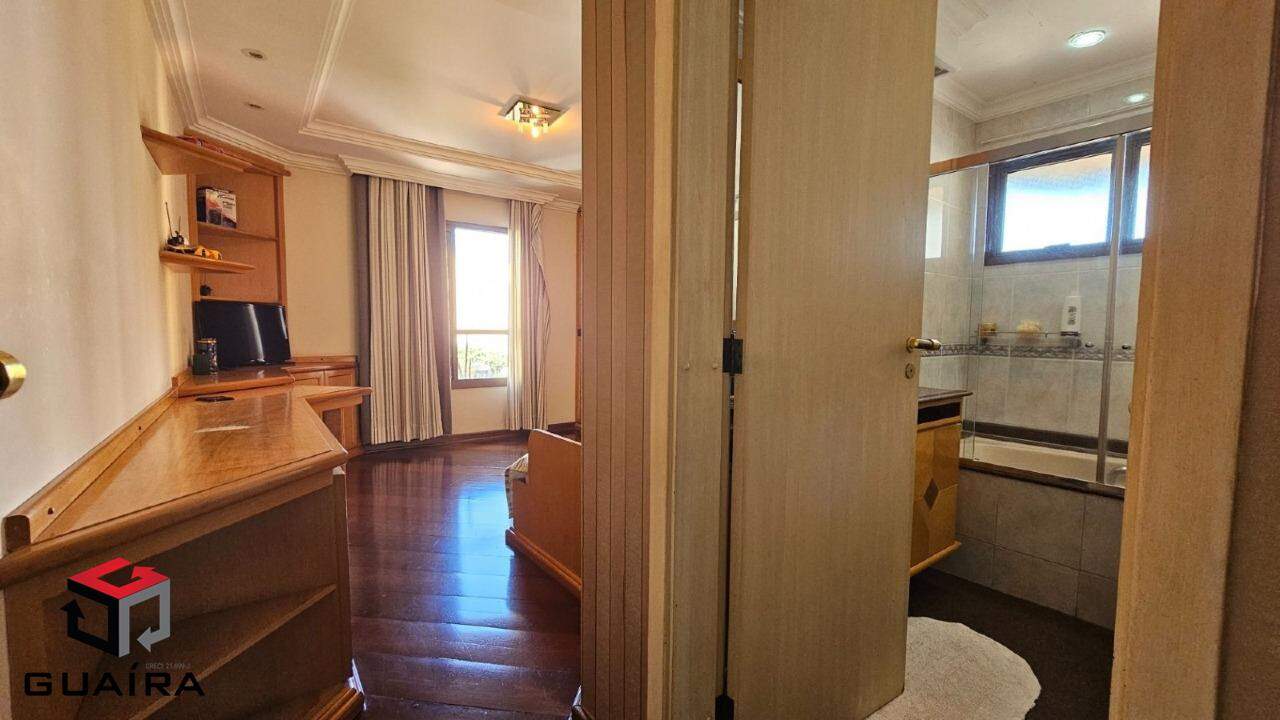 Apartamento para alugar com 4 quartos, 238m² - Foto 23
