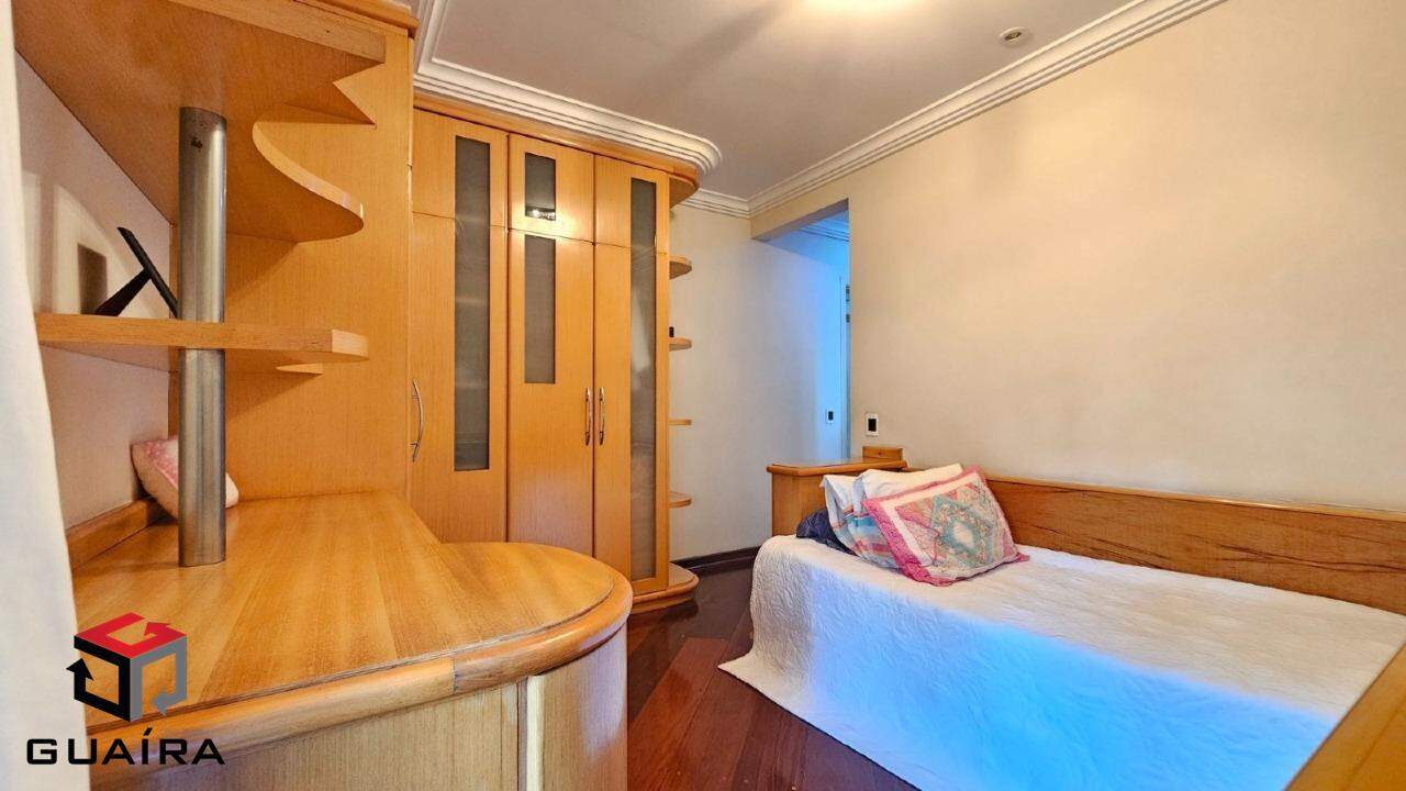 Apartamento para alugar com 4 quartos, 238m² - Foto 16